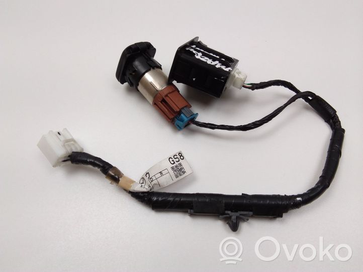 Mazda 6 Câble adaptateur AUX GS8S6705Y