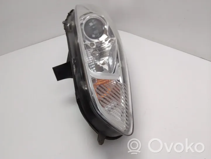 Ford Fiesta Lampa przednia C1BB13W029ED