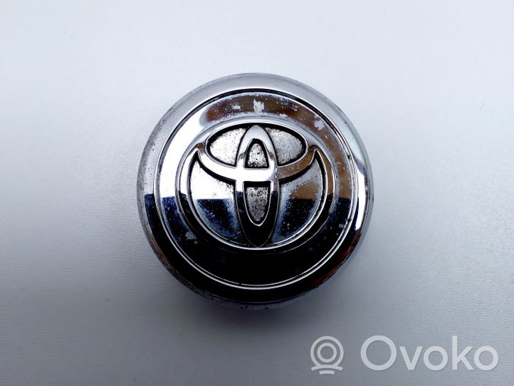 Toyota RAV 4 (XA30) R12 wheel hub/cap/trim 426030F010