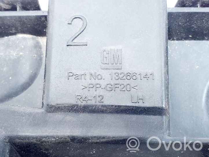 Opel Astra J Staffa angolare del supporto di montaggio del paraurti 13266141