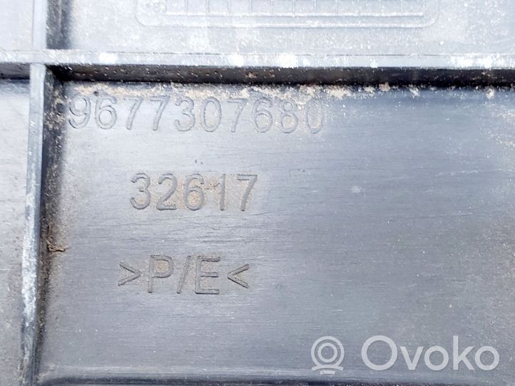 Citroen C4 Grand Picasso Poutre de soutien de pare-chocs arrière 9677307680