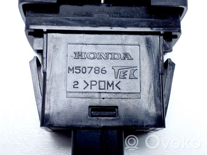 Honda CR-V Takaluukun avauskytkimen painike/kytkin M50786