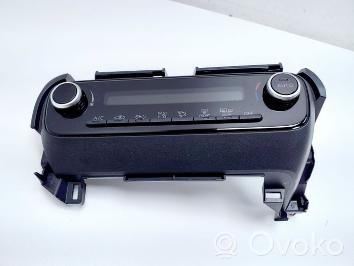 Toyota Yaris XP210 Przełącznik / Włącznik nawiewu dmuchawy 55900K0260
