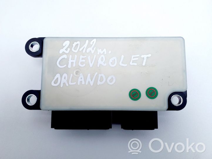 Chevrolet Orlando Turvatyynyn ohjainlaite/moduuli 13585613