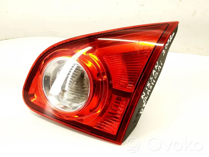 Nissan Qashqai+2 Lampy tylnej klapy bagażnika 26550JD800