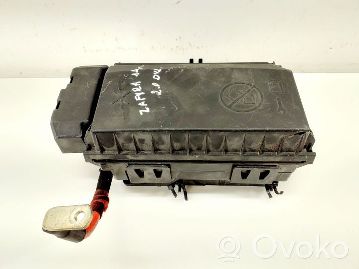 Opel Zafira C Fuse box set 13302323