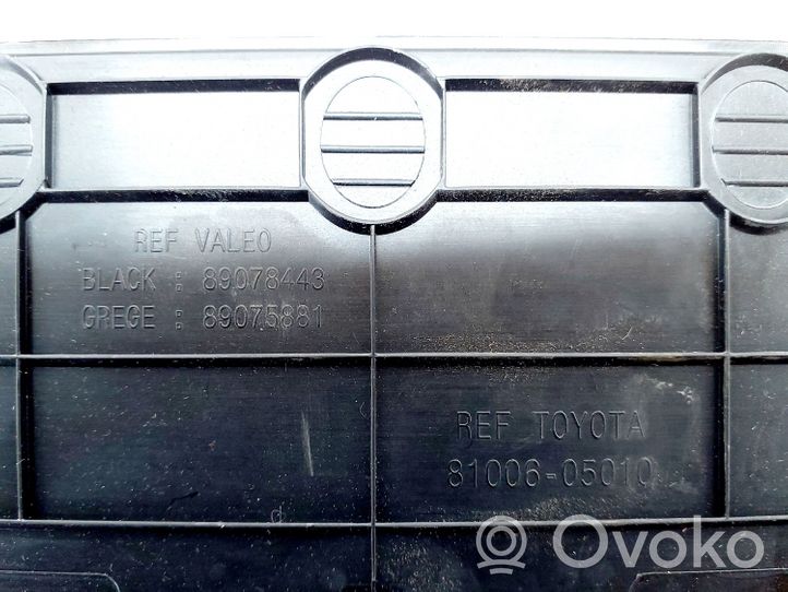 Toyota Avensis T270 Kolmas/lisäjarruvalo 8100605010