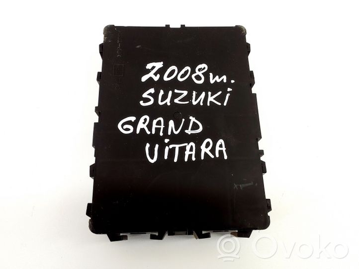 Suzuki Grand Vitara II Korin keskiosan ohjainlaite 3677065JK0