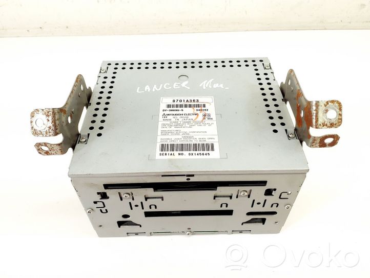 Mitsubishi Lancer VIII Panel / Radioodtwarzacz CD/DVD/GPS 8701A363
