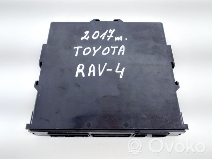 Toyota RAV 4 (XA40) Muut laitteet 8926042090