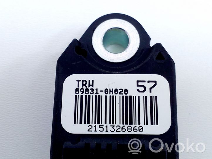 Toyota Aygo AB40 Czujnik uderzenia Airbag 898310H020