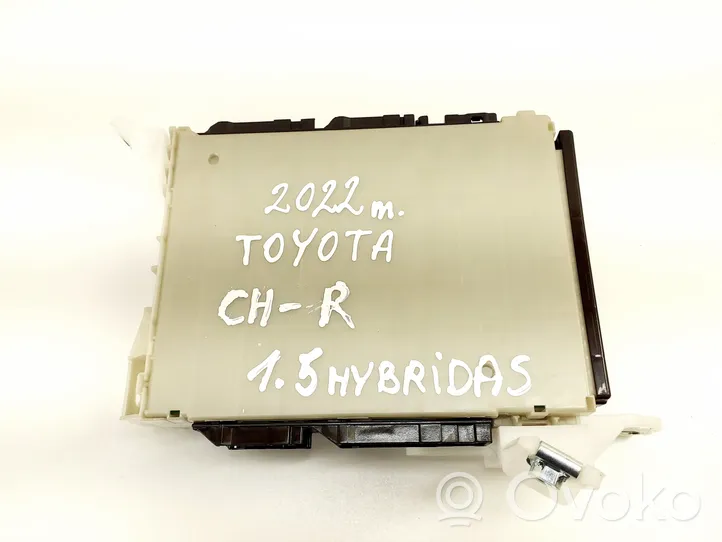 Toyota C-HR Boîte à fusibles relais 89221F4130