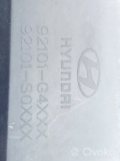 Hyundai i30 Etu-/Ajovalo G492121050