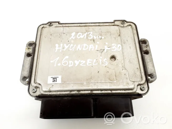 Hyundai i30 Centralina/modulo del motore 391132A930