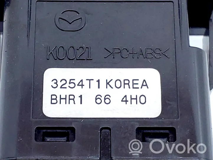 Mazda 3 II Hätävilkkujen kytkin BHR1664H0