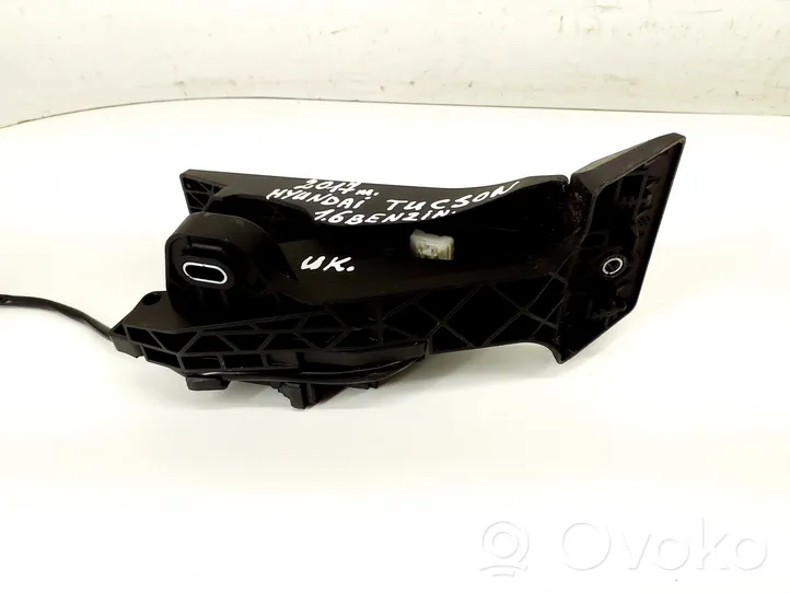 Hyundai Tucson TL Accelerator throttle pedal 