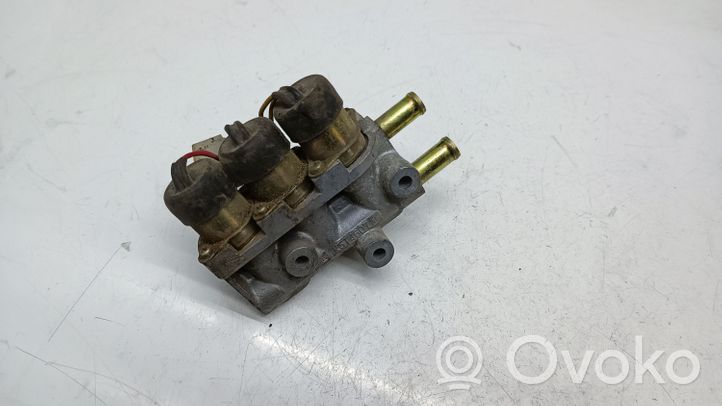 Mazda 626 Valvola di regolazione del minimo K5T46071