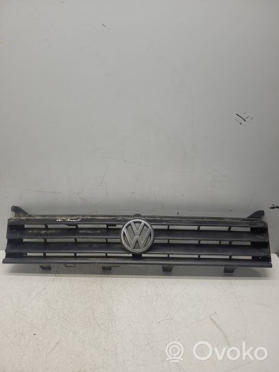 Volkswagen PASSAT B2 Griglia superiore del radiatore paraurti anteriore 