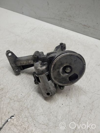 BMW 5 E34 Oil pump 