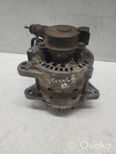 Toyota Corolla E90 Generatore/alternatore 