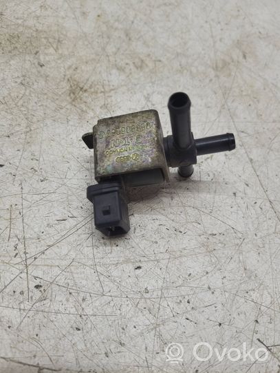 Audi TT Mk1 Turboahtimen magneettiventtiili 058906283C