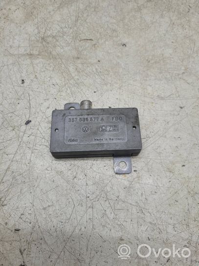 Volkswagen PASSAT B4 Aerial antenna amplifier 357035577A