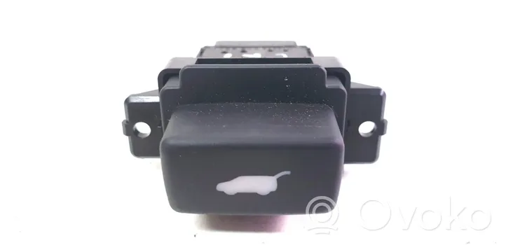 Honda CR-V Tailgate opening switch M20419