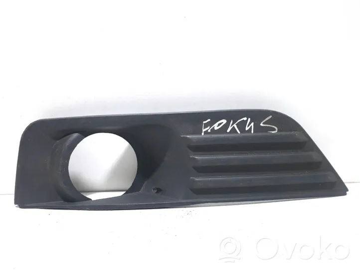 Ford Focus Front fog light trim/grill 4M5119953A