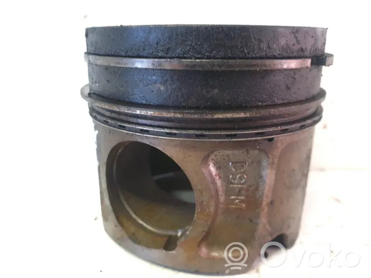 Hyundai Santa Fe Piston with connecting rod 