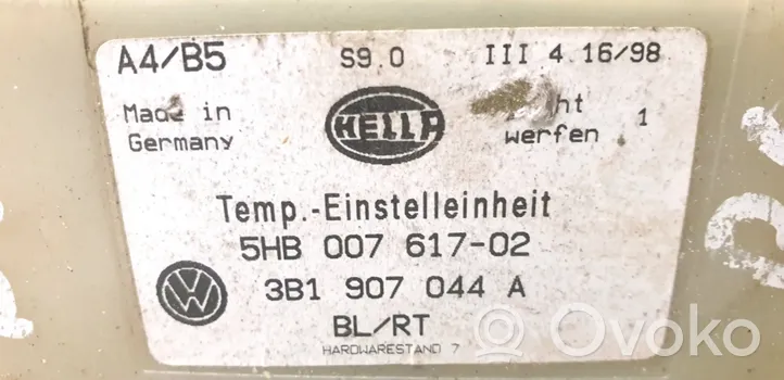 Volkswagen PASSAT B5 Ilmastoinnin ohjainlaite/moduuli 5HB007617-02