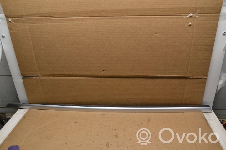 Mercedes-Benz C AMG W205 Moulure de vitre de la porte avant A2057202514