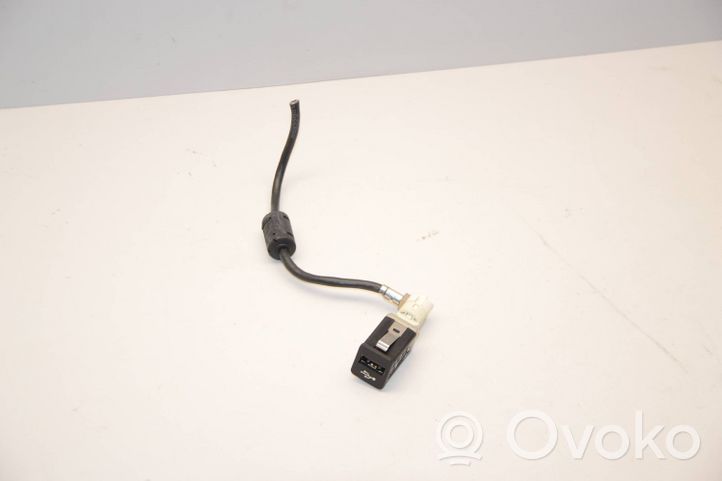 BMW 5 GT F07 USB jungtis 9167196