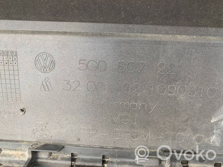 Volkswagen Golf VII Zderzak przedni 5G0807221