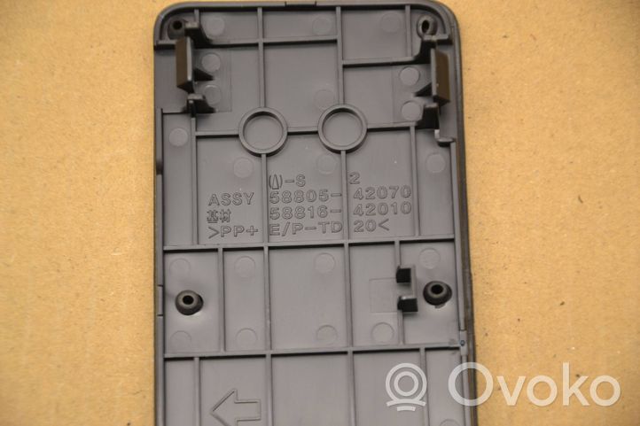 Toyota RAV 4 (XA40) Altri elementi della console centrale (tunnel) 5881642010