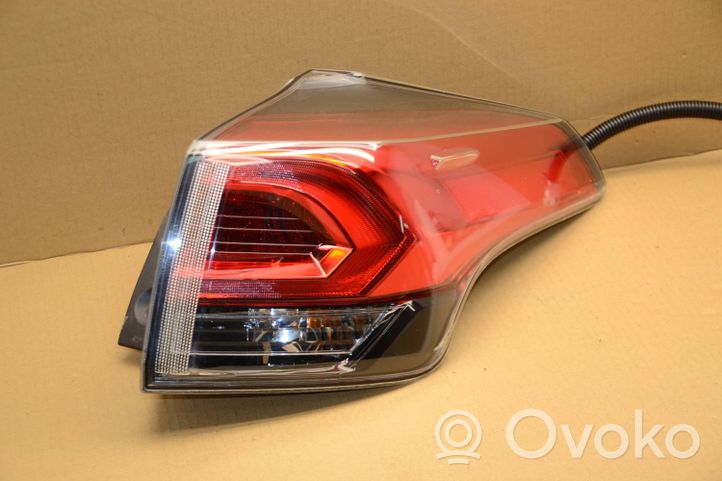 Toyota RAV 4 (XA40) Luci posteriori 8155042201