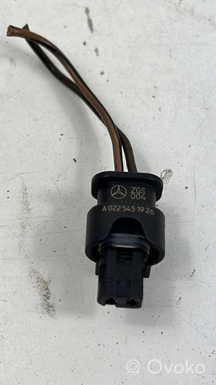 Mercedes-Benz C W205 Kiti laidai/ instaliacija A0225451926