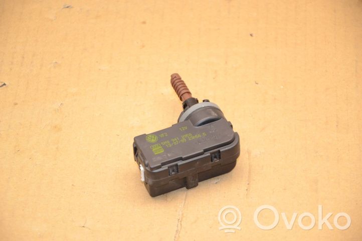 Volkswagen Golf VI Headlight level adjustment motor 5M0941295A