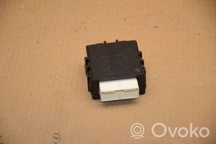 Toyota RAV 4 (XA40) Module relais lève-vitre 8594042030