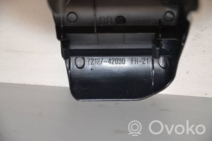 Toyota RAV 4 (XA40) Moldura de la guía del asiento delantero del pasajero 7212742030