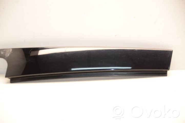 Volkswagen Golf VII Rivestimento modanatura del vetro della portiera posteriore 5G6839902B