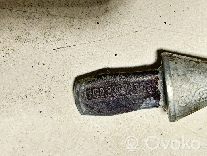 Volkswagen Golf VII Slēdzene (pie roktura) 5G0837167