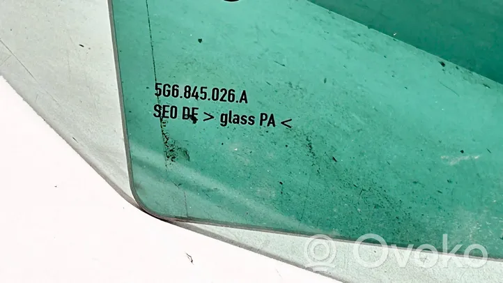 Volkswagen Golf VII Vitre de fenêtre porte arrière 5G6845026A
