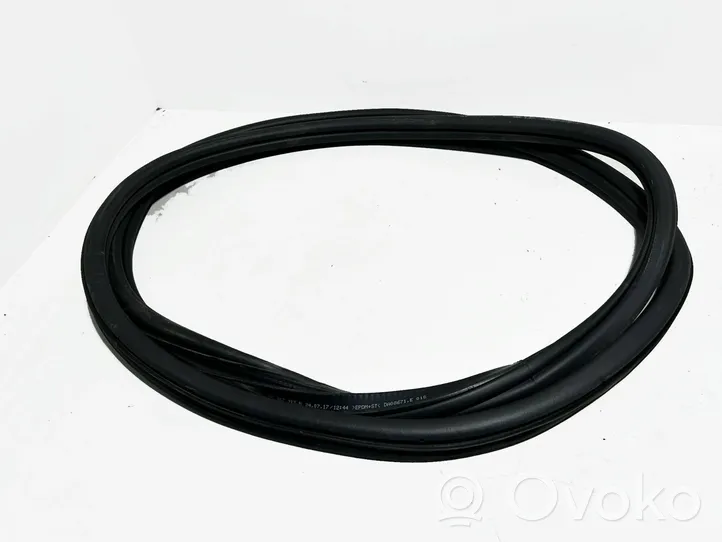 Volkswagen Golf VII Rear door rubber seal (on body) 5GE867913B