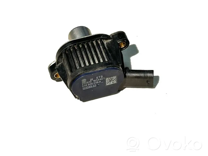 Volkswagen Golf VII Electromagnetic valve 04E906048A
