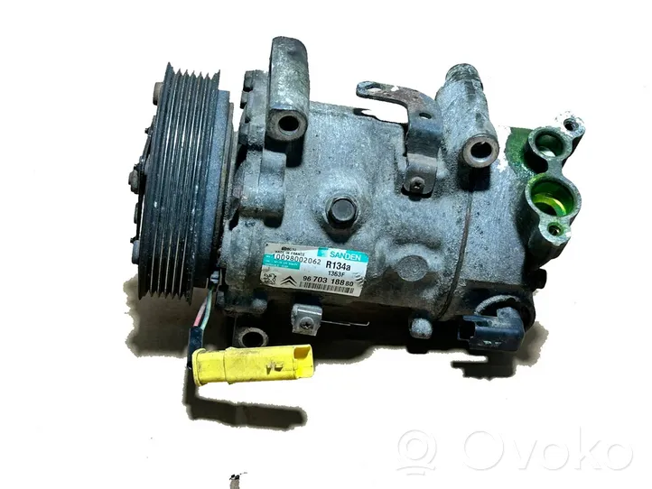 Citroen DS3 Compressore aria condizionata (A/C) (pompa) 9670318880