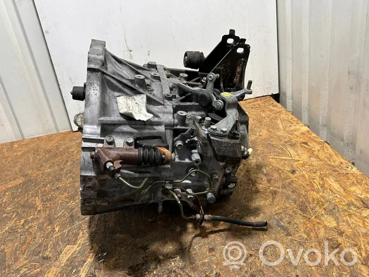 Toyota Avensis T270 Boîte de vitesses manuelle à 6 vitesses 3030020B30