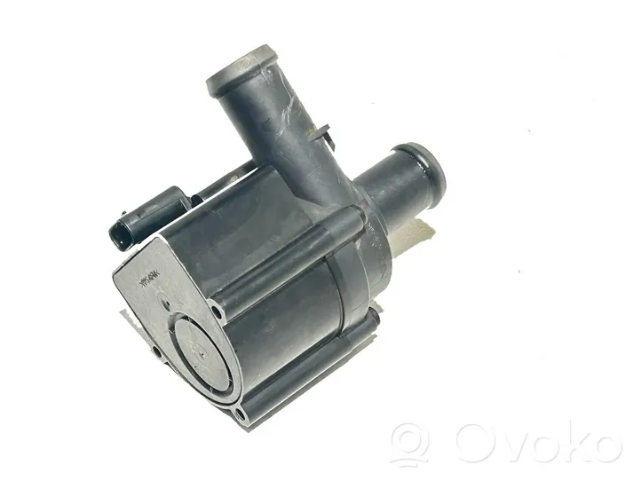 Skoda Superb B8 (3V) Pompe à eau de liquide de refroidissement 5Q0965561B