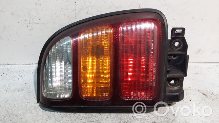 Toyota RAV 4 (XA10) Lampa tylna 4218