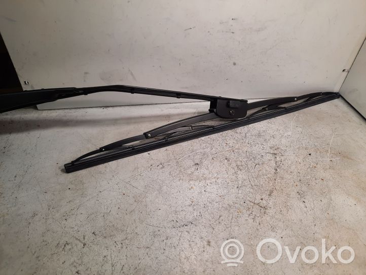 Isuzu D-Max Windshield/front glass wiper blade 