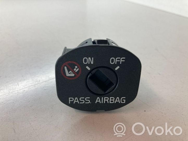Volvo V50 Interrupteur commutateur airbag passager 08697008